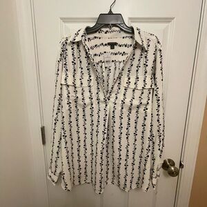 Ann Taylor White and Black Floral Button Down Camp Shirt NWT
